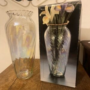 VTG Collectible Iridescent Clear Swirl Pattern Ruffled Gold Rim Glass Vase 12”